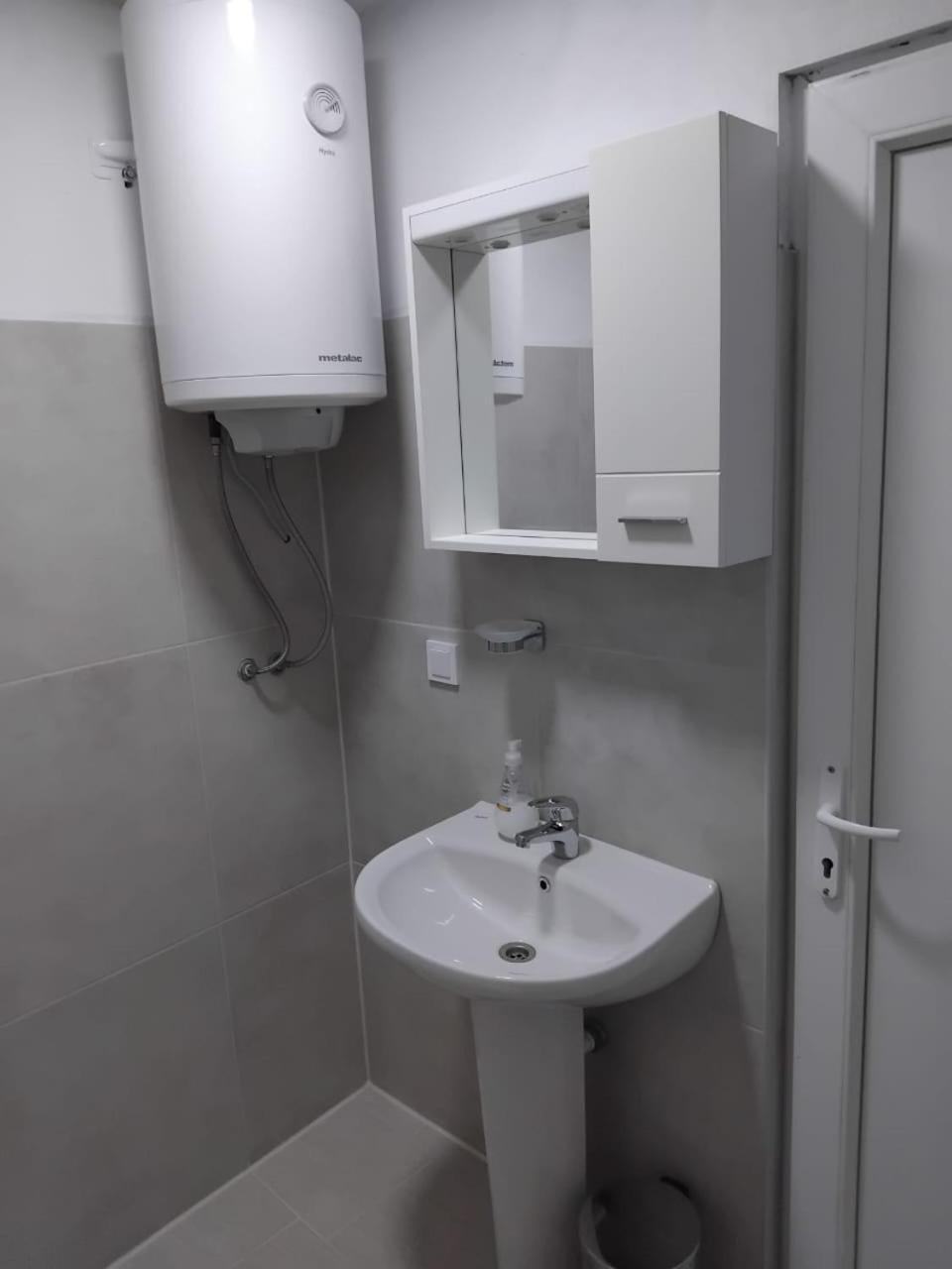 Apartments Maki Тиват Экстерьер фото